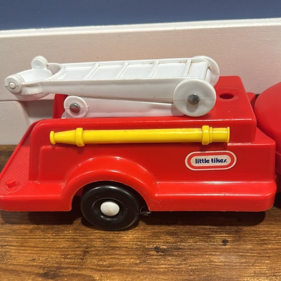 Vintage little tikes fire engine red with white ladder - Picture 4 of 10